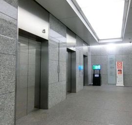 日本生命新宿西口ビル エレベーターホール写真