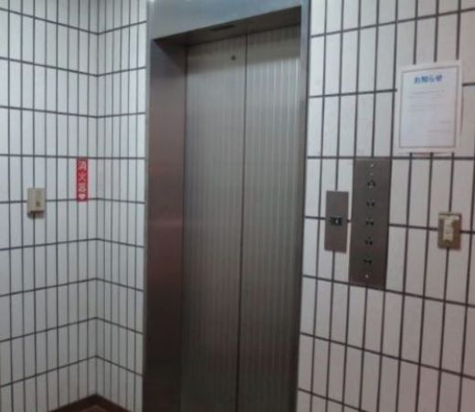 第二進盛ビル エレベーター　写真