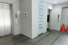 神保町須賀ビル エントランス