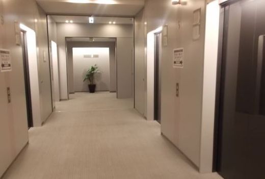 ステージビルディング 通路　画像