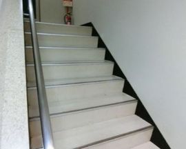 銀座西ビルヂング 階段