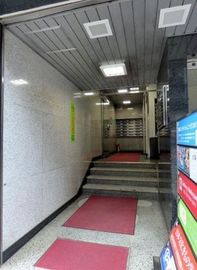 曽根ビル エントランスホール　画像