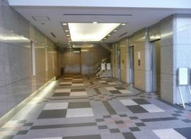 第3桜橋ビル エントランスホール　写真