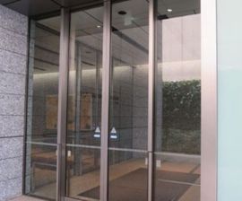 赤坂スターゲートプラザ 出入り口