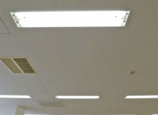 白鳥橋三笠ビル 照明