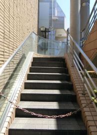 自由が丘ミキオビル 階段　写真