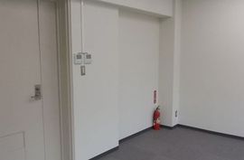 小谷ビル 入口　写真