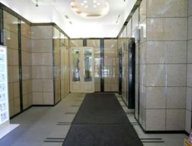 オリックス池袋ビル エントランスホール　写真