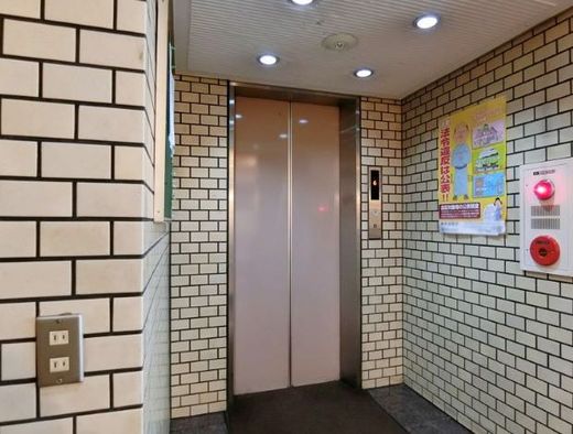 相模屋第5ビル エレベーターホール　写真