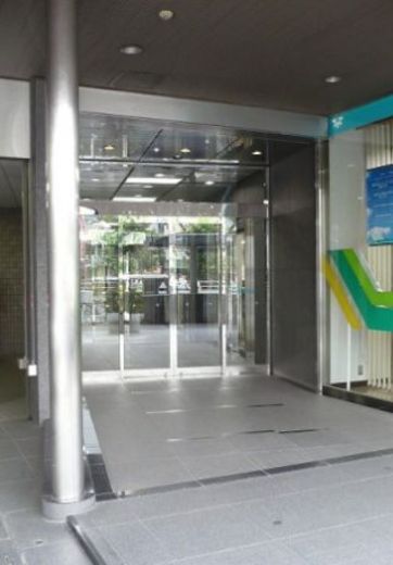日本生命春日駅前ビル エントランス写真