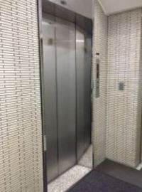 三明ビル エレベーター　写真