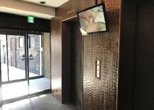 IRONSIDE NAKAMEGURO エレベーター　写真