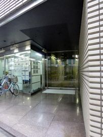 大森ビル エントランス　写真