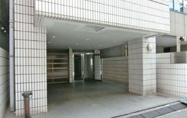 岩本町喜多ビル エントランス　写真
