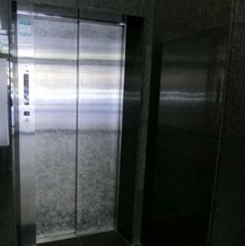 岩本町ツインサカエビル(旧：ユニゾ岩本町サカエビル) エレベーター　写真