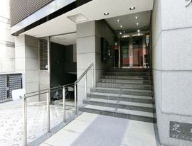 大和ビル(岩本町) エントランス　写真