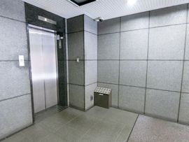 大和ビル(岩本町) エレベーターホール　写真