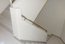 いちご九段三丁目ビル 階段