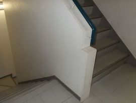 番町フィフスビル 階段