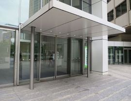 東京倶楽部ビルディング エントランス　画像