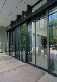 大手町パークビルディング 出入り口