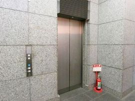 マルイト銀座第3ビル エレベーターホール　写真