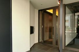 NTビル 出入り口