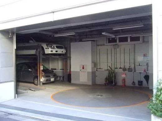 永代橋エコピアザビル 駐車場　写真