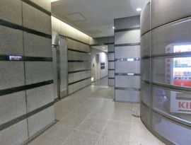 箱崎升喜ビル エントランスホール　写真