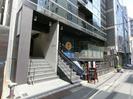 加富屋ビル エントランス　画像