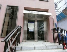 日新横山町ビル エントランス　写真