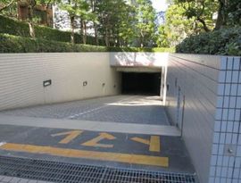 FOREFRONT TOWER 駐車場　写真