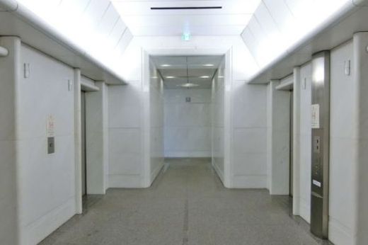 FOREFRONT TOWERII エレベーターホール　写真