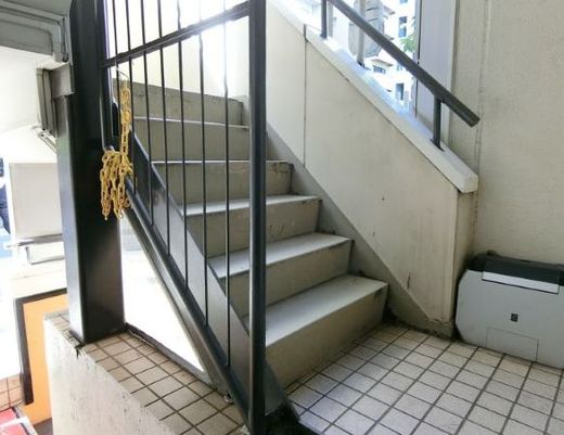 I・S四番町 階段　写真