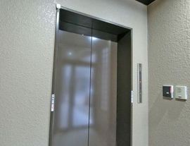 大鐵ビル エレベーター　写真