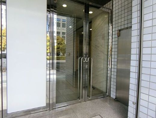 渡辺商事赤坂ビル(旧:NIKKEN赤坂ビル) エントランス