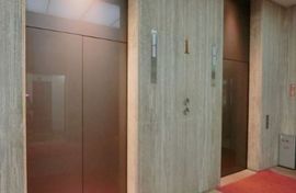 日土地ビル エレベーター　写真