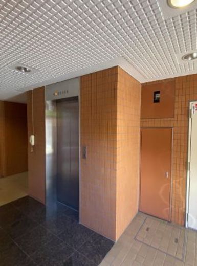 竹内ビル(新大久保) エントランスホール　写真