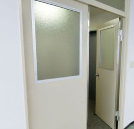 日幸小津ビル 出入り口