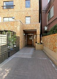第3叶ビル エントランス　写真