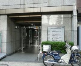 唐木ビル エントランス　写真