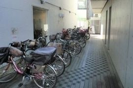 カランタ 駐輪場　写真