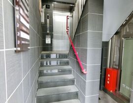 八重洲境井ビル エントランスホール　写真
