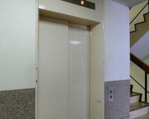 八重洲旭ビル エレベーター　写真