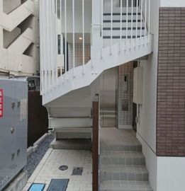 FUN ART AKASAKA 階段　写真