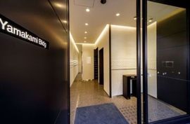 山上ビル 入口　写真