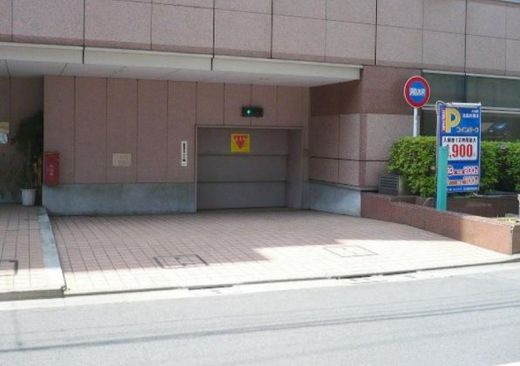 TOKYO Y.Bビル 駐車場　写真
