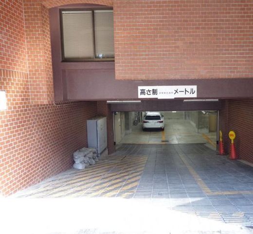 メットライフ元赤坂イースト 駐車場　写真