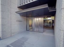 三友常盤橋ビル エントランス　写真