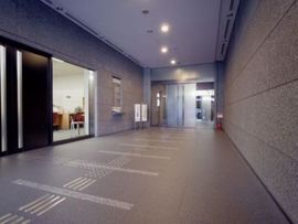 三友常盤橋ビル エントランスホール　写真